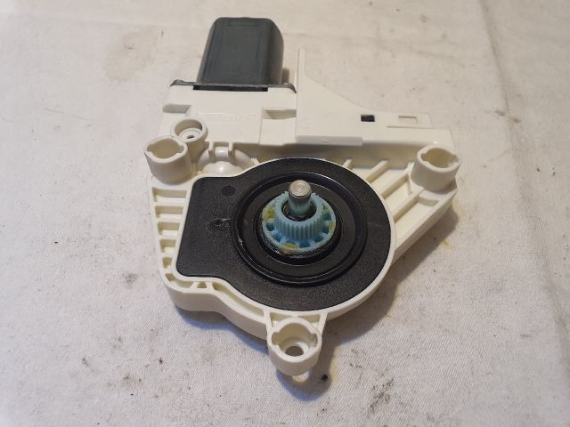 bontott AUDI A6 C7 Bal első Ablakemelő Motor