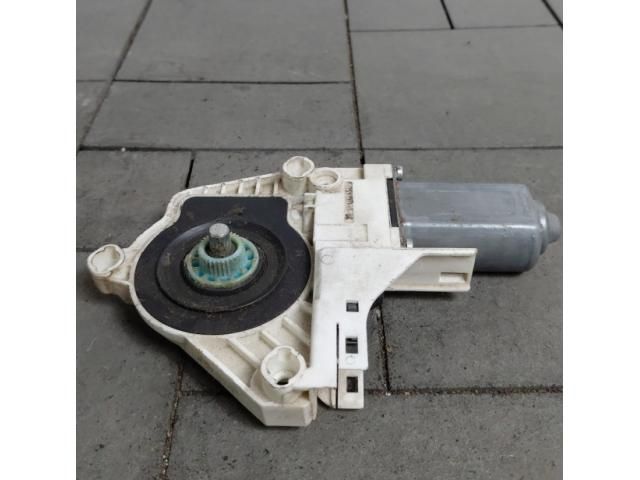 bontott AUDI A6 C7 Bal első Ablakemelő Motor