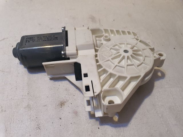 bontott AUDI A6 C7 Bal első Ablakemelő Motor