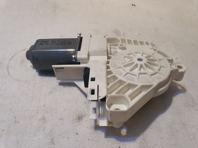 bontott AUDI A6 C7 Bal első Ablakemelő Motor