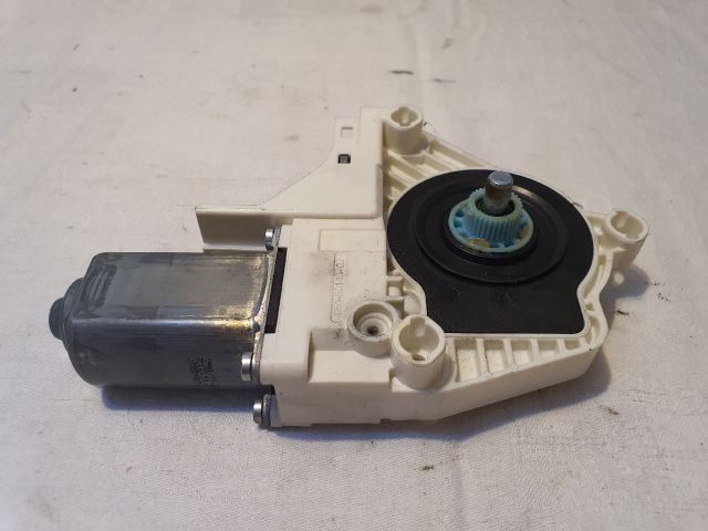 bontott AUDI A6 C7 Bal első Ablakemelő Motor