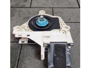 bontott AUDI A6 C7 Bal hátsó Ablakemelő Motor