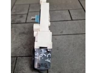 bontott AUDI A6 C7 Bal hátsó Ablakemelő Motor