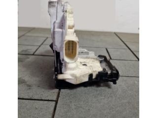 bontott AUDI A6 C7 Bal hátsó Ajtózár