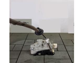 bontott AUDI A6 C7 Bal hátsó Ajtózár