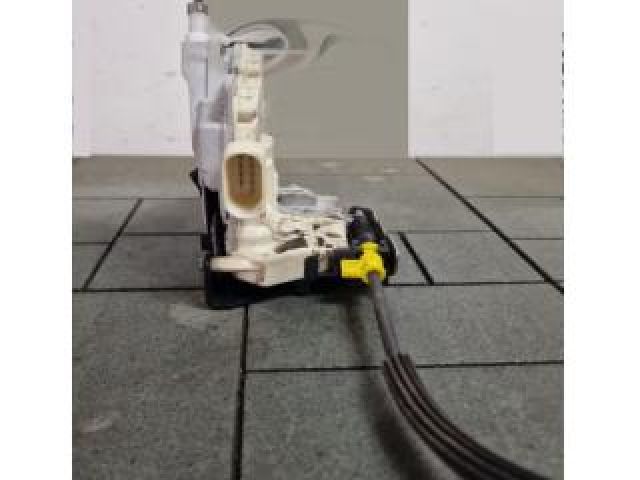 bontott AUDI A6 C7 Bal hátsó Ajtózár