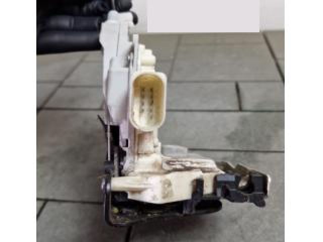 bontott AUDI A6 C7 Bal hátsó Ajtózár