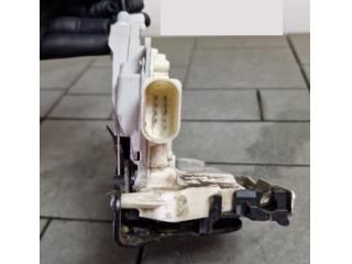 bontott AUDI A6 C7 Bal hátsó Ajtózár