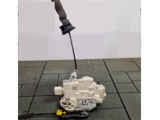 bontott AUDI A6 C7 Bal hátsó Ajtózár