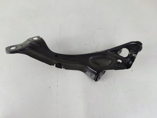 bontott AUDI A6 C7 Bal Sárvédő Oldaltartó