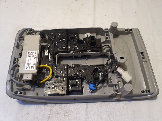 bontott AUDI A6 C7 Beltér Világítás Első