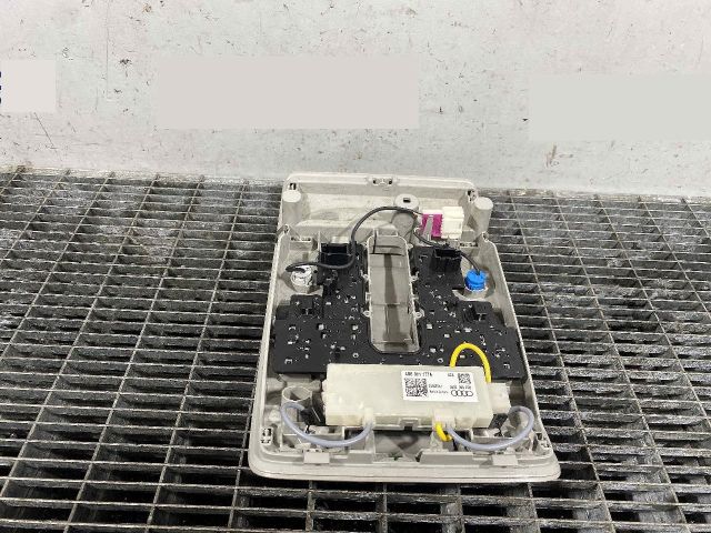 bontott AUDI A6 C7 Beltér Világítás Első