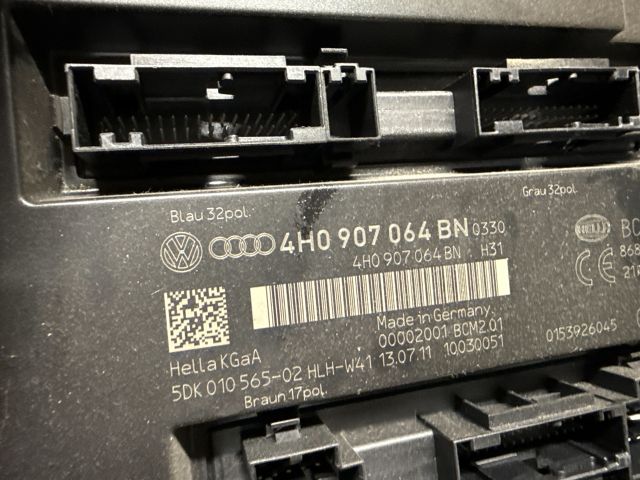 bontott AUDI A6 C7 Biztosítéktábla Utastér