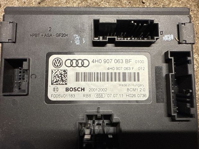 bontott AUDI A6 C7 Biztosítéktábla Utastér