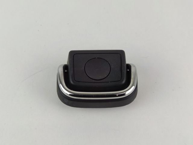 bontott AUDI A6 C7 Csomagrögzítő