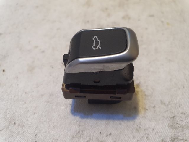 bontott AUDI A6 C7 Csomagtérajtó Kapcsoló