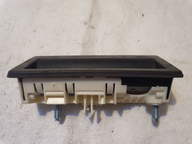 bontott AUDI A6 C7 Csomagtérajtó Kilincs