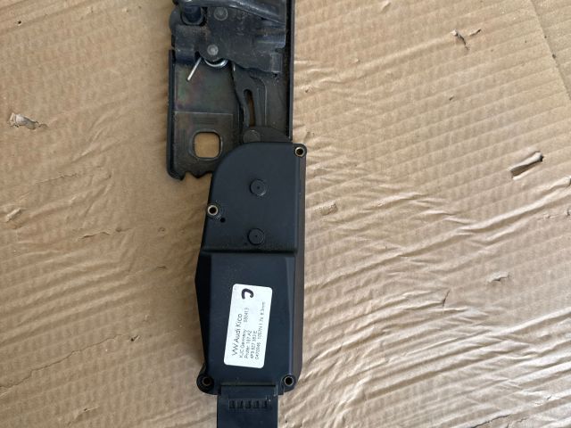 bontott AUDI A6 C7 Csomagtérajtó Zárszerkezet