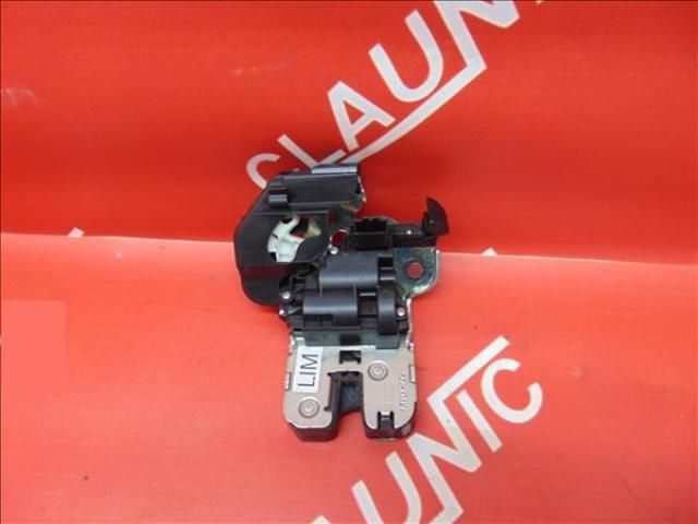 bontott AUDI A6 C7 Csomagtérajtó Zárszerkezet