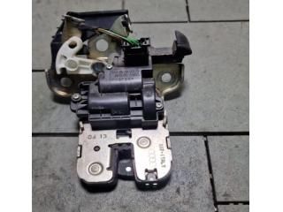 bontott AUDI A6 C7 Csomagtérajtó Zárszerkezet