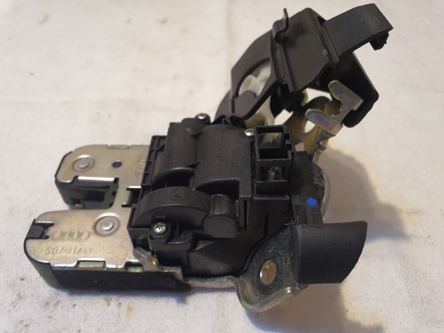 bontott AUDI A6 C7 Csomagtérajtó Zárszerkezet