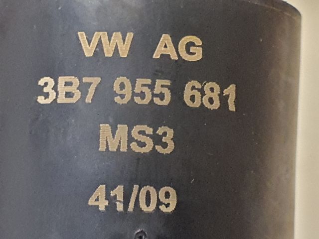 bontott AUDI A6 C7 Első Ablakmosó Szivattyú