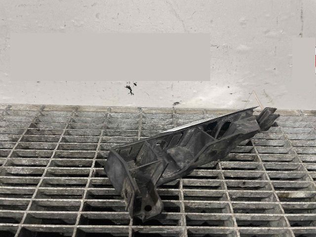 bontott AUDI A6 C7 Első Lökhárító Tartó Felső