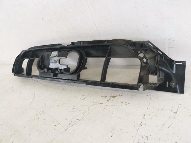 bontott AUDI A6 C7 Első Lökhárító Tartó Felső