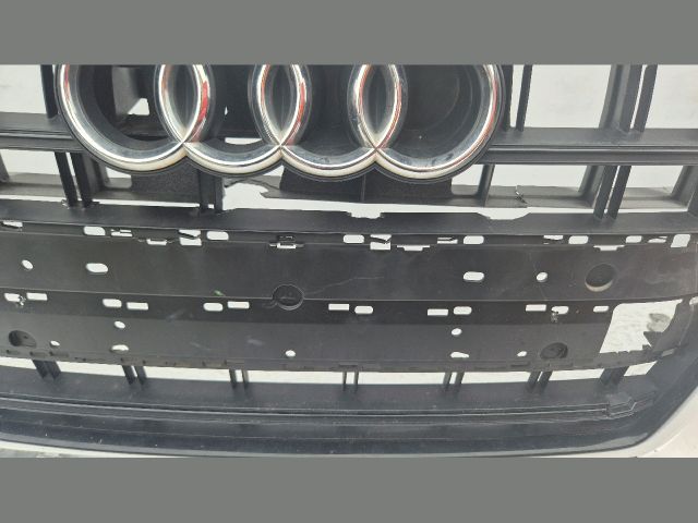 bontott AUDI A6 C7 Első Lökhárító (Üresen)