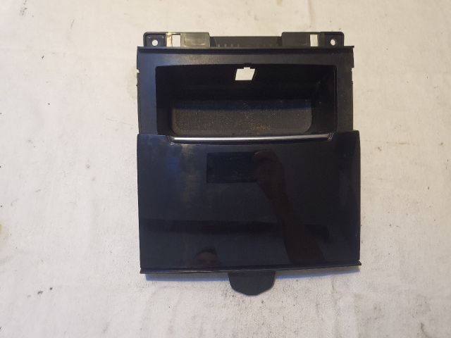 bontott AUDI A6 C7 Első Tároló Rekesz