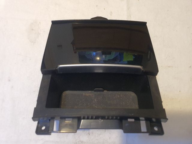 bontott AUDI A6 C7 Első Tároló Rekesz