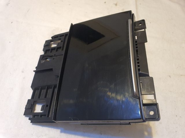 bontott AUDI A6 C7 Első Tároló Rekesz