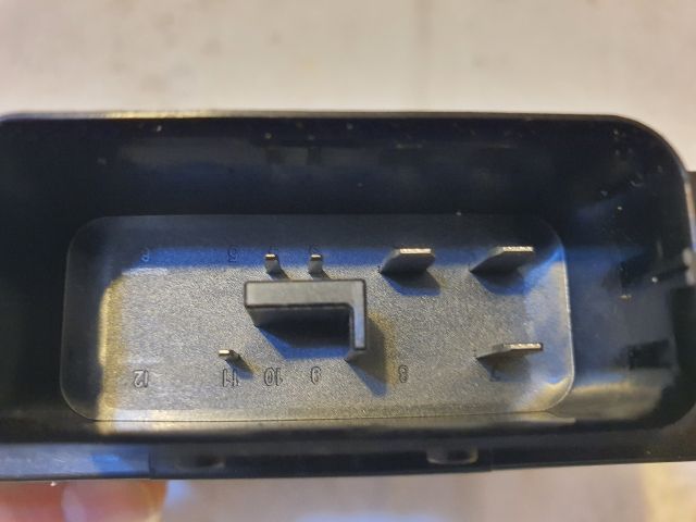 bontott AUDI A6 C7 Feszültségszabályzó