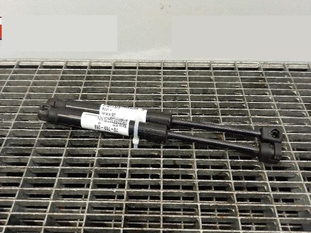 bontott AUDI A6 C7 Gázrugós Kitámasztó Teleszkóp Motorháztető