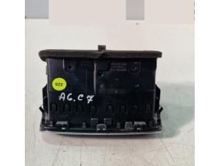 bontott AUDI A6 C7 Hátsó középső Szellőző