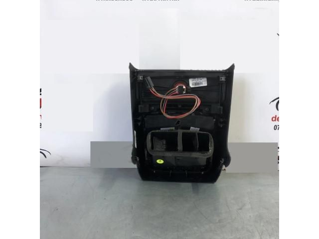 bontott AUDI A6 C7 Hátsó középső Szellőző