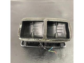 bontott AUDI A6 C7 Hátsó középső Szellőző