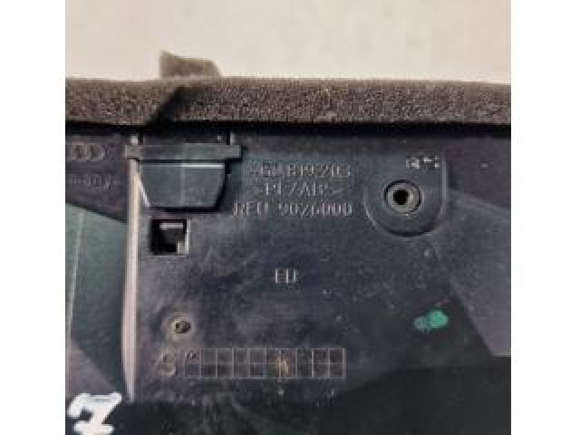 bontott AUDI A6 C7 Hátsó középső Szellőző