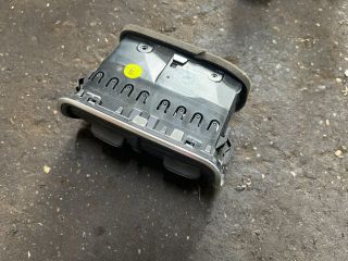 bontott AUDI A6 C7 Hátsó középső Szellőző