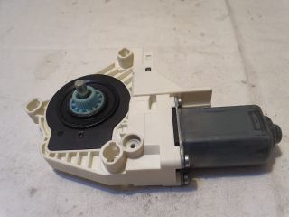 bontott AUDI A6 C7 Jobb első Ablakemelő Motor