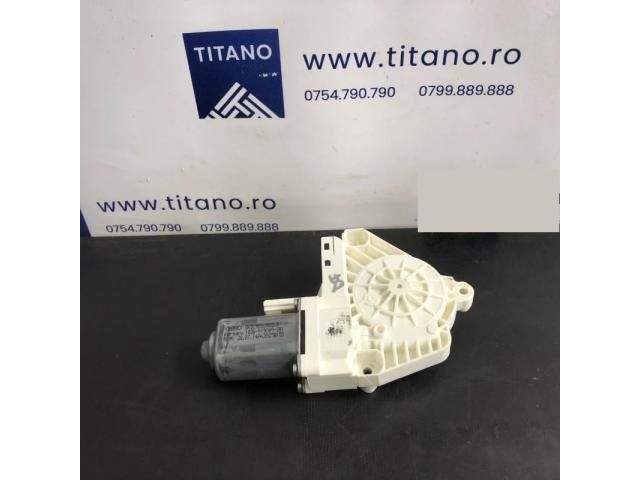 bontott AUDI A6 C7 Jobb első Ablakemelő Motor