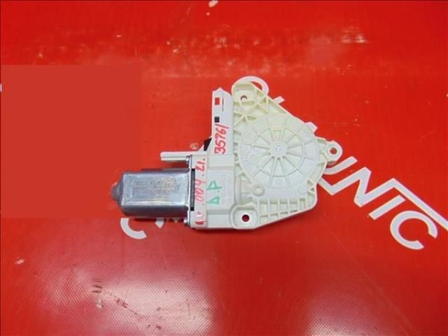 bontott AUDI A6 C7 Jobb első Ablakemelő Motor