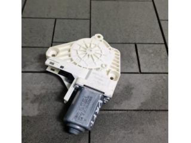 bontott AUDI A6 C7 Jobb első Ablakemelő Motor