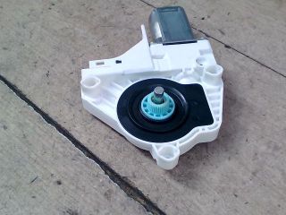 bontott AUDI A6 C7 Jobb első Ablakemelő Motor