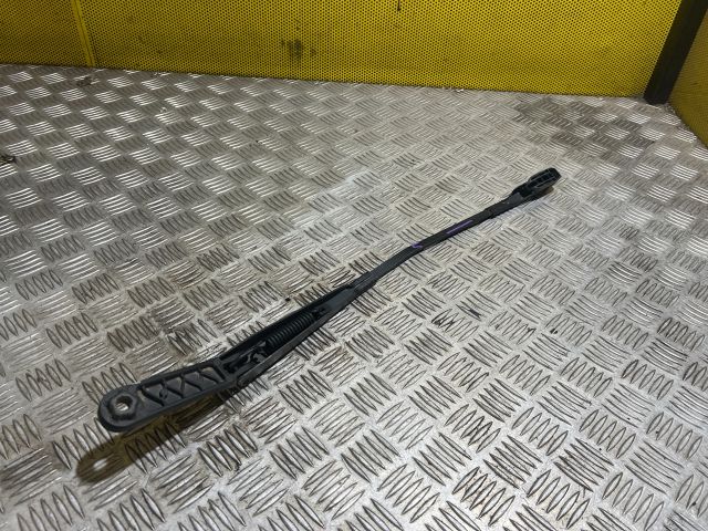 bontott AUDI A6 C7 Jobb első Ablaktörlő Kar