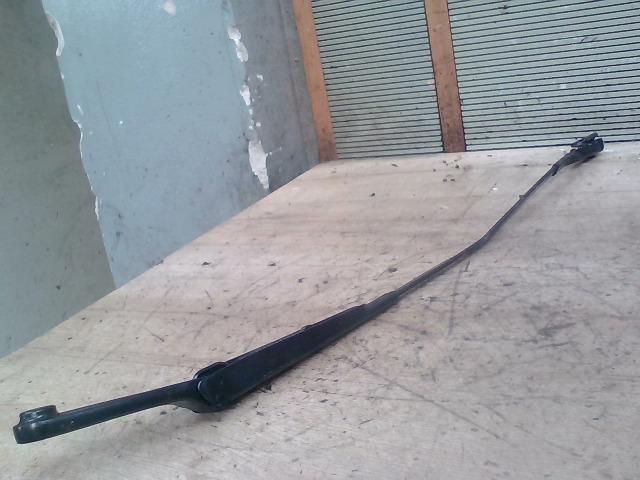 bontott AUDI A6 C7 Jobb első Ablaktörlő Kar