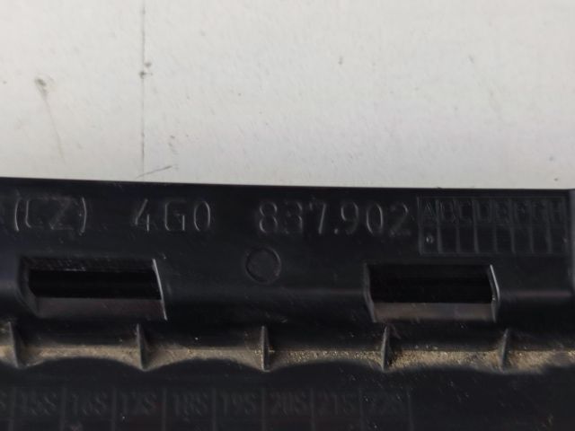 bontott AUDI A6 C7 Jobb első Ajtó Díszléc