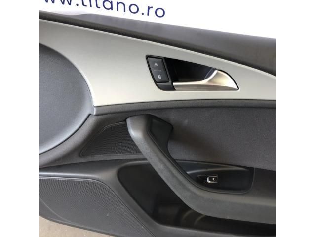 bontott AUDI A6 C7 Jobb első Ajtó Kárpit