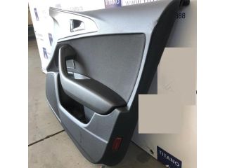 bontott AUDI A6 C7 Jobb első Ajtó Kárpit