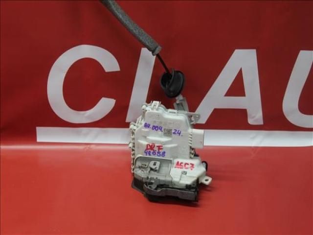 bontott AUDI A6 C7 Jobb első Ajtózár